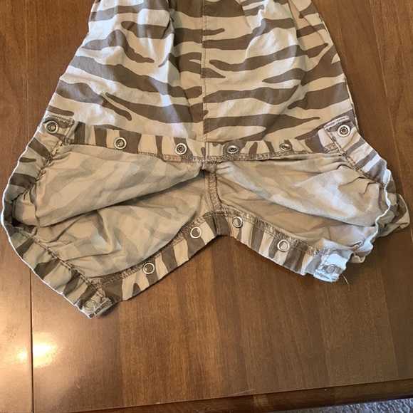 Bundle of Baby girl clothes. Two NB, One 0-3mo. EUC. - Picture 3 of 12